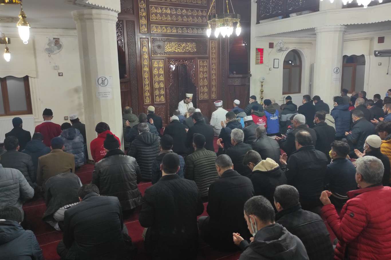 Batman’da ‘Sabah Namazı Buluşması’na yoğun ilgi Batman’da ‘Sabah Namazı Buluşması’na yoğun ilgi